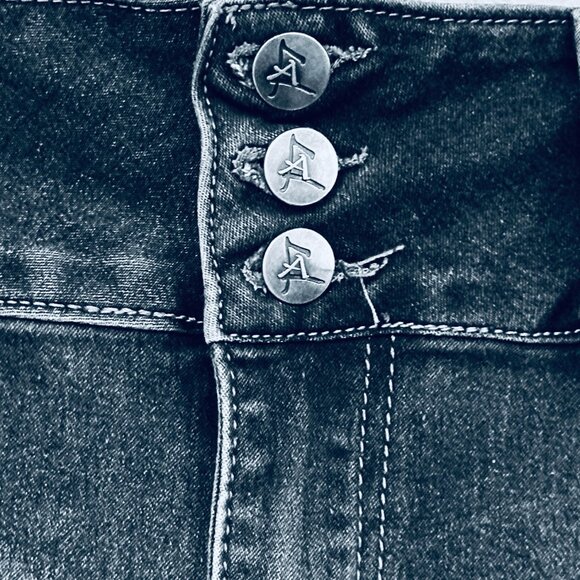 Always Friday Blue Jean Shorts Comfort Waist Cuffed Stretch W31xL3 JRs Size 13 - Picture 5 of 8